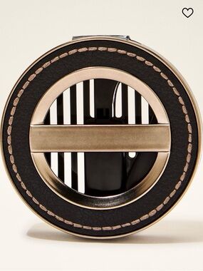 Bath & Body Works Leather Stitched
Car Fragrance Holder